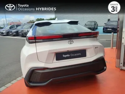 TOYOTA C-HR 1.8 Hybride 140ch Dynamic Business NG23 occasion 2024 - Photo 4