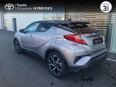 TOYOTA C-HR 122h Graphic 2WD E-CVT occasion 2017 - Photo 2