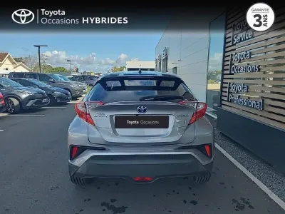 TOYOTA C-HR 122h Graphic 2WD E-CVT occasion 2017 - Photo 4