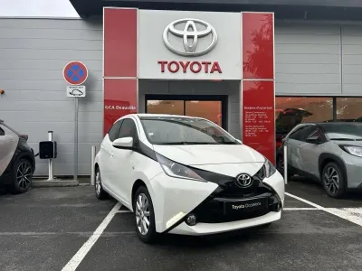 TOYOTA Aygo 1.0 VVT-i 69ch x-play x-shift 5p occasion 2015 - Photo 3