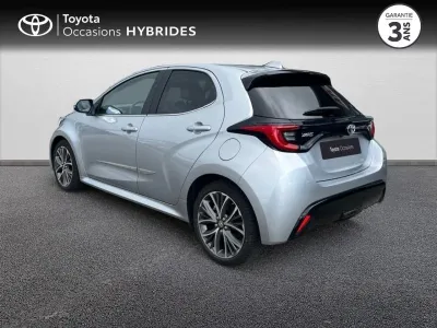 TOYOTA Yaris 116h Iconic 5p MY22 - TVA RECUP. occasion 2023 - Photo 2