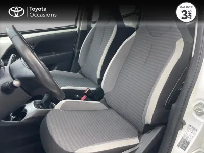 TOYOTA Aygo 1.0 VVT-i 72ch x-play x-app 5p MC18 occasion 2019 - Photo 3