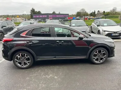 KIA XCeed 1.6 GDi 105ch + Plug-In 60.5ch Black & White Edition DCT6 MY22 occasion 2022 - Photo 4