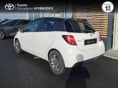 TOYOTA Yaris 100 VVT-i Design 5p occasion 2017 - Photo 2