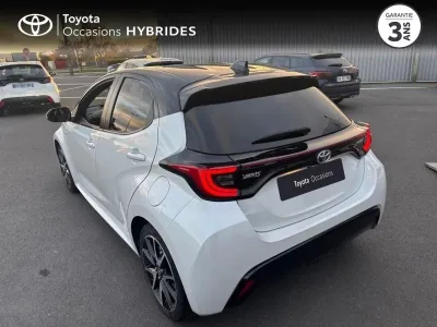 TOYOTA Yaris 116h Collection 5p occasion 2021 - Photo 2