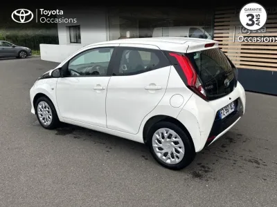 TOYOTA Aygo 1.0 VVT-i 72ch x-play 5p MY20 occasion 2021 - Photo 2