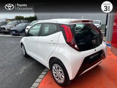 TOYOTA Aygo 1.0 VVT-i 72ch x-play 5p MY21 occasion 2022 - Photo 2