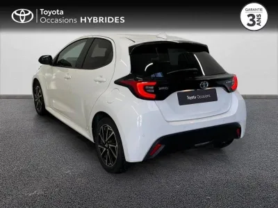 TOYOTA Yaris 116h Design 5p MY22 occasion 2023 - Photo 2