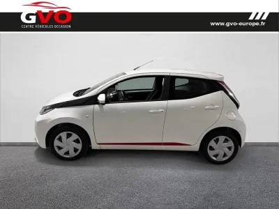 TOYOTA Aygo 1.0 VVT-i 69ch x-play 5p occasion 2017 - Photo 3