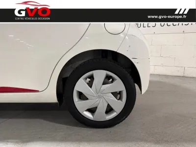 TOYOTA Aygo 1.0 VVT-i 69ch x-play 5p occasion 2017 - Photo 4