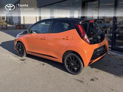 TOYOTA Aygo 1.0 VVT-i 72ch XCITE 5p occasion 2020 - Photo 2