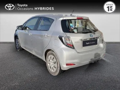 TOYOTA Yaris HSD 100h Dynamic 5p occasion 2013 - Photo 2