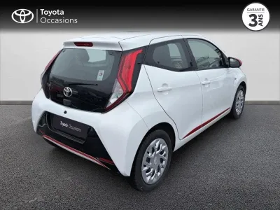 TOYOTA Aygo 1.0 VVT-i 72ch x-play x-shift 5p occasion 2019 - Photo 2