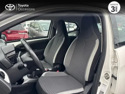 TOYOTA Aygo 1.0 VVT-i 72ch x-play x-app 5p MC18 occasion 2019 - Photo 3