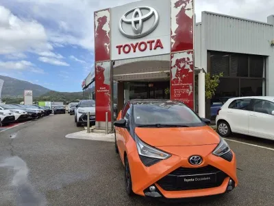 TOYOTA Aygo 1.0 VVT-i 72ch x-cite x-shift 5p occasion 2019 - Photo 1