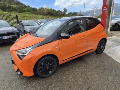TOYOTA Aygo 1.0 VVT-i 72ch x-cite x-shift 5p occasion 2019 - Photo 4