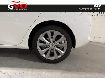 TOYOTA Auris HSD 136h Dynamic occasion 2015 - Photo 4