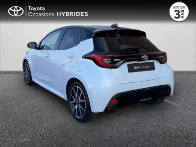 TOYOTA Yaris 116h Collection 5p MY22 occasion 2021 - Photo 2