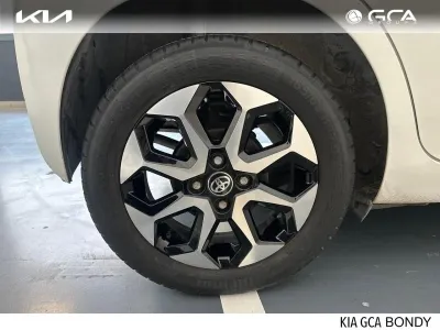 TOYOTA Aygo 1.0 VVT-i 72ch x-play x-shift 5p occasion 2018 - Photo 4