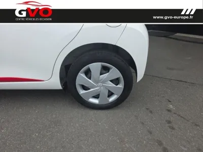 TOYOTA Aygo 1.0 VVT-i 69ch x-play 5p occasion 2018 - Photo 4