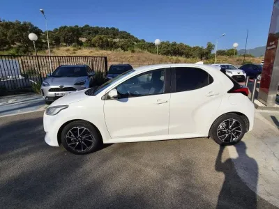 TOYOTA Yaris 116h Design 5p MY22 occasion 2023 - Photo 4