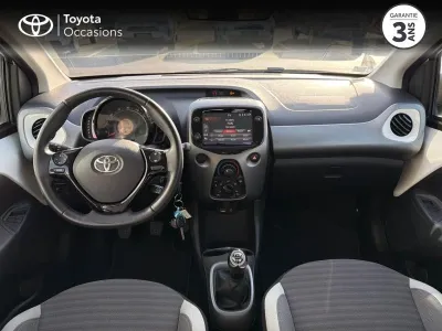 TOYOTA Aygo 1.0 VVT-i 72ch x-play 5p occasion 2019 - Photo 2