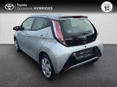 TOYOTA Aygo 1.0 VVT-i 69ch x-play 5p occasion 2017 - Photo 2