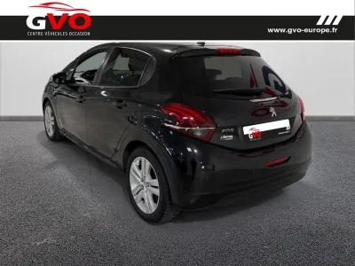 PEUGEOT 208 1.5 BlueHDi 100ch E6.c Signature BVM5 86g 5p occasion 2019 - Photo 2