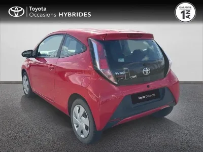 TOYOTA Aygo 1.0 VVT-i 69ch x-red 3p occasion 2018 - Photo 2