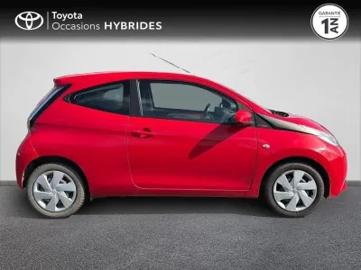 TOYOTA Aygo 1.0 VVT-i 69ch x-red 3p occasion 2018 - Photo 3