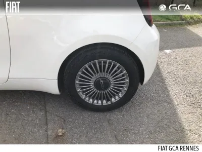 FIAT Nouvelle 500 Berline MY22 Icône berline 42 kWh occasion 2023 - Photo 4
