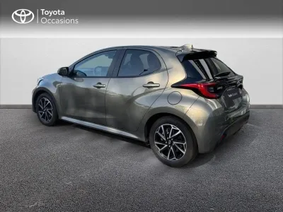 TOYOTA Yaris 116h Design Pack 5p MC24 occasion 2024 - Photo 2