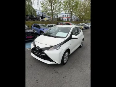 TOYOTA Aygo 1.0 VVT-i 72ch x-play 5p occasion 2018 - Photo 1