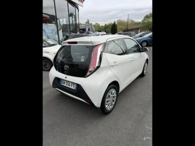 TOYOTA Aygo 1.0 VVT-i 72ch x-play 5p occasion 2018 - Photo 4