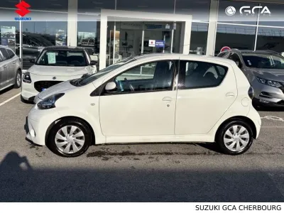 TOYOTA Aygo 1.0 VVT-i 68ch Dynamic 5p occasion 2014 - Photo 3