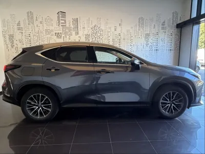 LEXUS NX 450h+ Luxe 4WD MY24 occasion 2023 - Photo 4