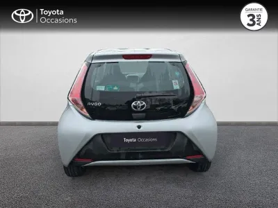 TOYOTA Aygo 1.0 VVT-i 69ch x-play x-shift 5p occasion 2017 - Photo 4