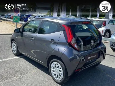 TOYOTA Aygo 1.0 VVT-i 72ch x-play 5p MY21 occasion 2022 - Photo 2
