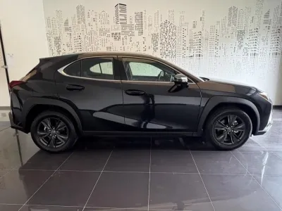 LEXUS UX 300h Pack 2WD MC25 occasion 2026 - Photo 4