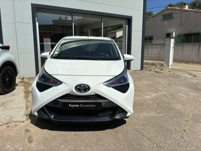 TOYOTA Aygo 1.0 VVT-i 72ch x-play 5p MY21 occasion 2021 - Photo 2