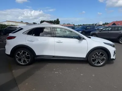 KIA XCeed 1.6 GDi 105ch + Plug-In 60.5ch Design DCT6 MY22 occasion 2022 - Photo 4