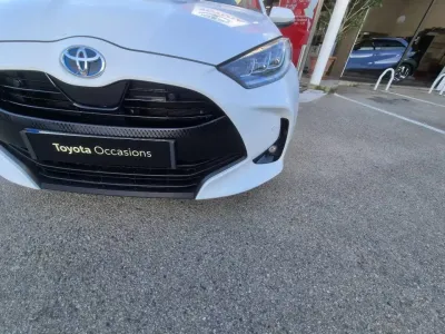 TOYOTA Yaris 116h Design 5p MY22 occasion 2023 - Photo 2