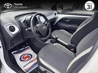 TOYOTA Aygo 1.0 VVT-i 72ch x-play 5p occasion 2019 - Photo 3