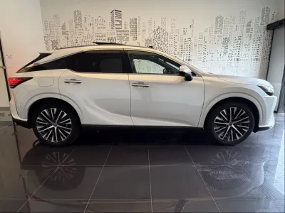 LEXUS RX 450h+ Luxe 4WD MY24 occasion 2024 - Photo 4