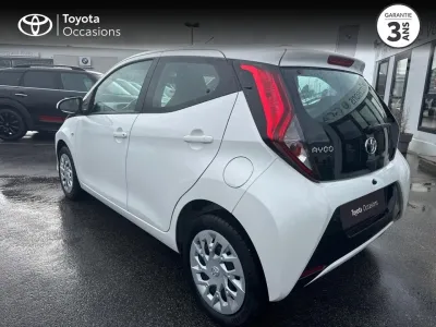 TOYOTA Aygo 1.0 VVT-i 72ch x-play 5p MY20 occasion 2021 - Photo 2
