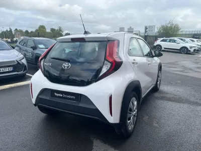 TOYOTA Aygo X 1.0 VVT-i 72ch Dynamic occasion 2023 - Photo 4