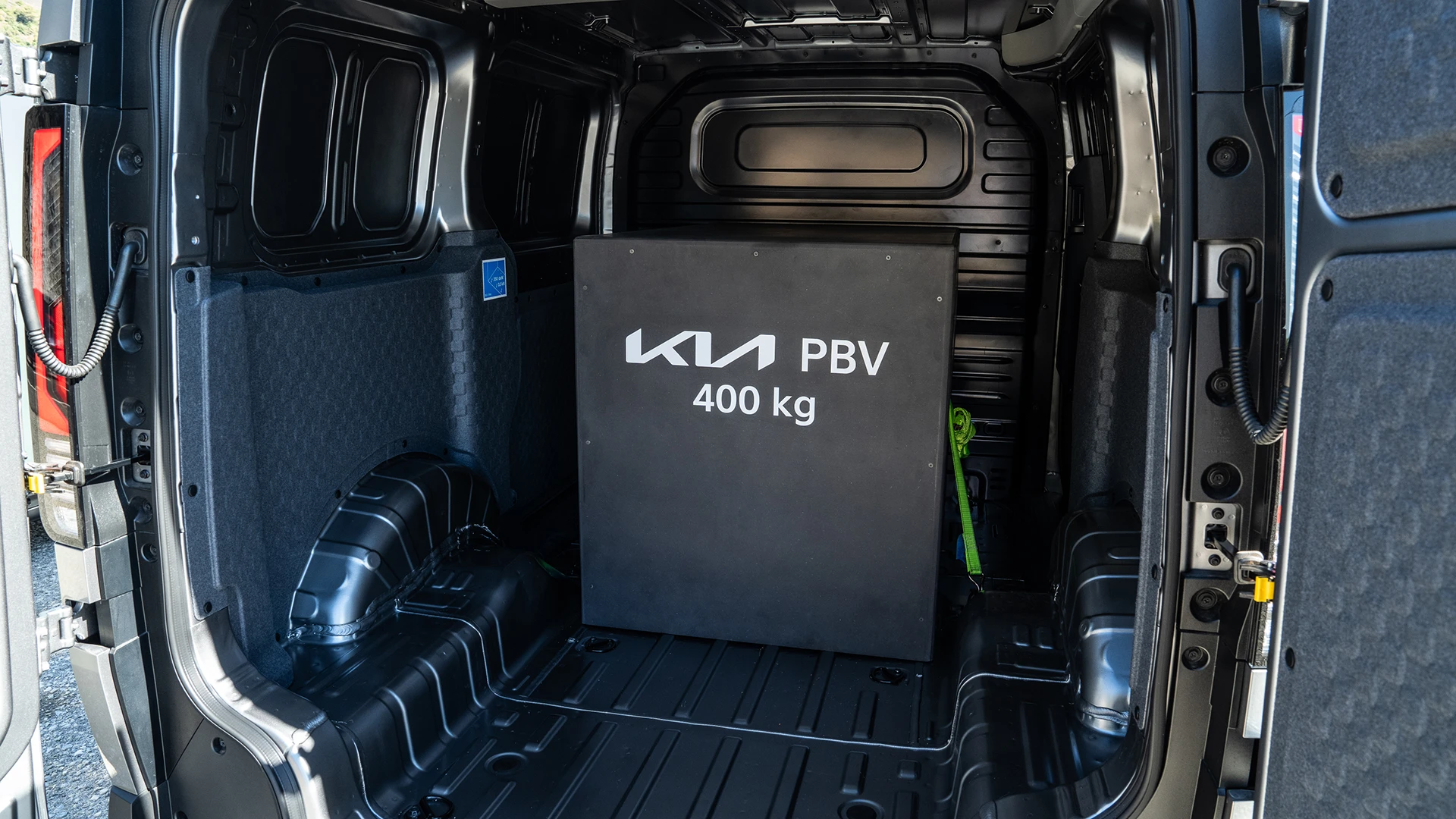 kia-pv5-cargo-coffre