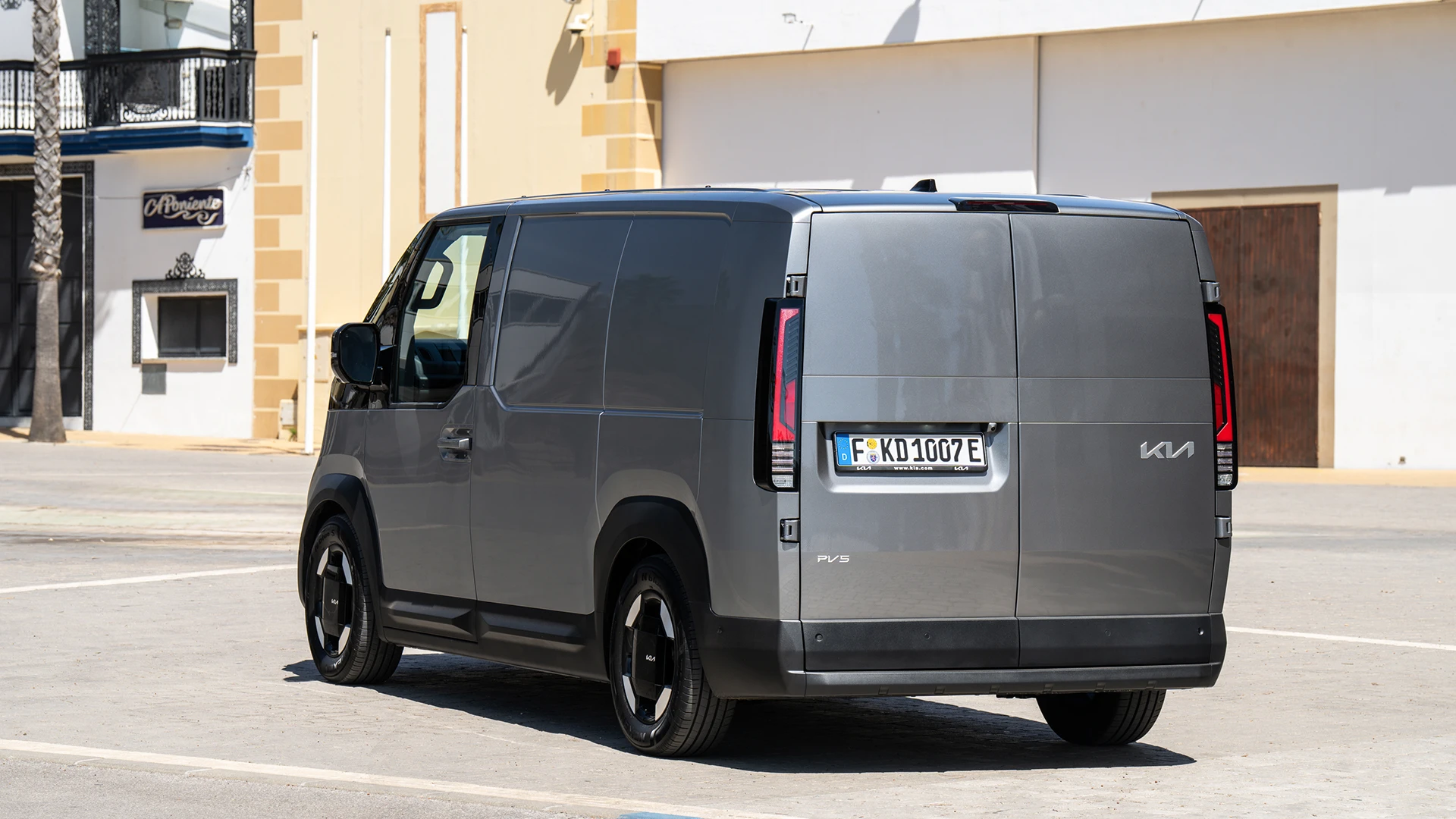 face-arriere-kia-pv5-cargo
