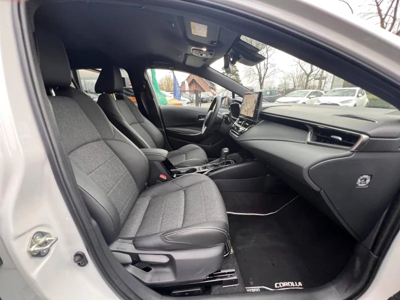 toyota-corolla-touring-spt-1-8-140ch-design-my23-9-saint-arnoult-13